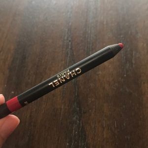 CHANEL Makeup - Chanel le crayon lèvres precision lip definer CHANEL Makeup - Chanel le crayon lèvres precision lip definer